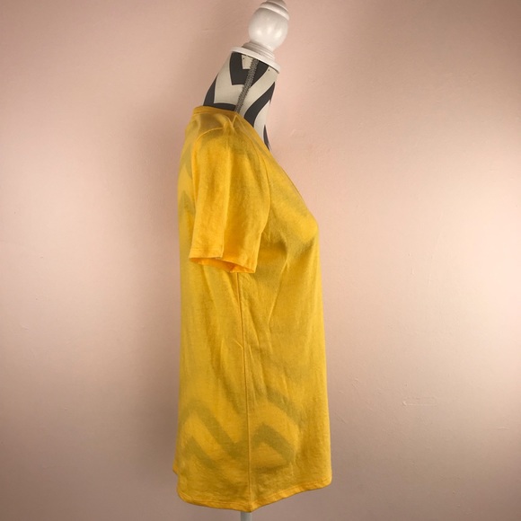 ❌SOLD❌ Victoria’s Secret V-Neck T Shirt - Yellow - Picture 3 of 4